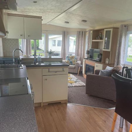 Remarkable 2-Bed Villa Caravan In Driffield Skipsea Exteriör bild