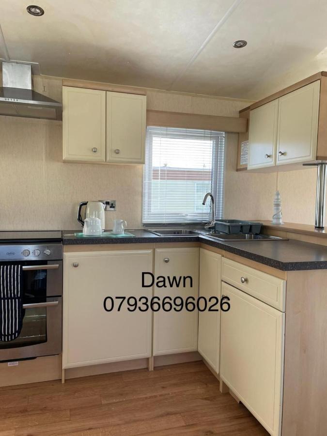 Remarkable 2-Bed Villa Caravan In Driffield Skipsea Exteriör bild