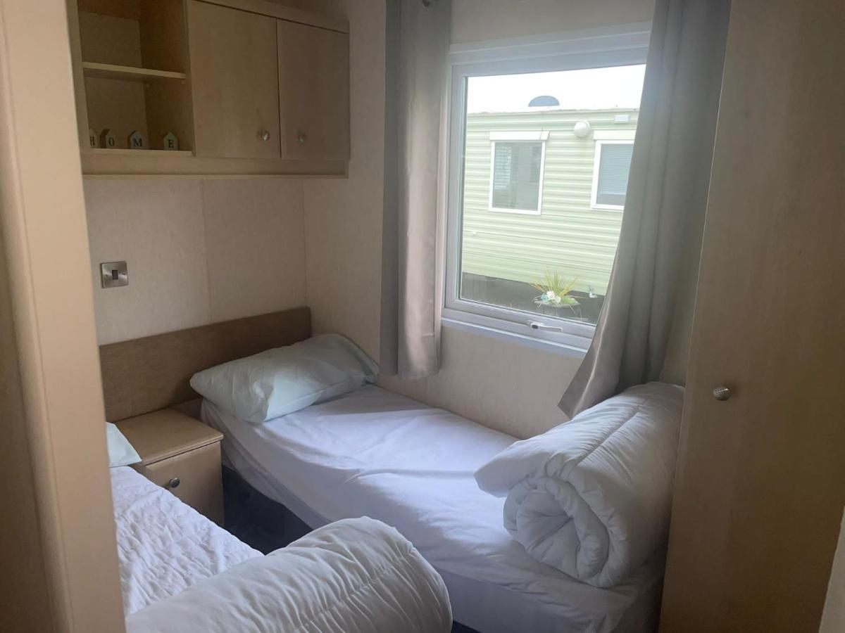 Remarkable 2-Bed Villa Caravan In Driffield Skipsea Exteriör bild