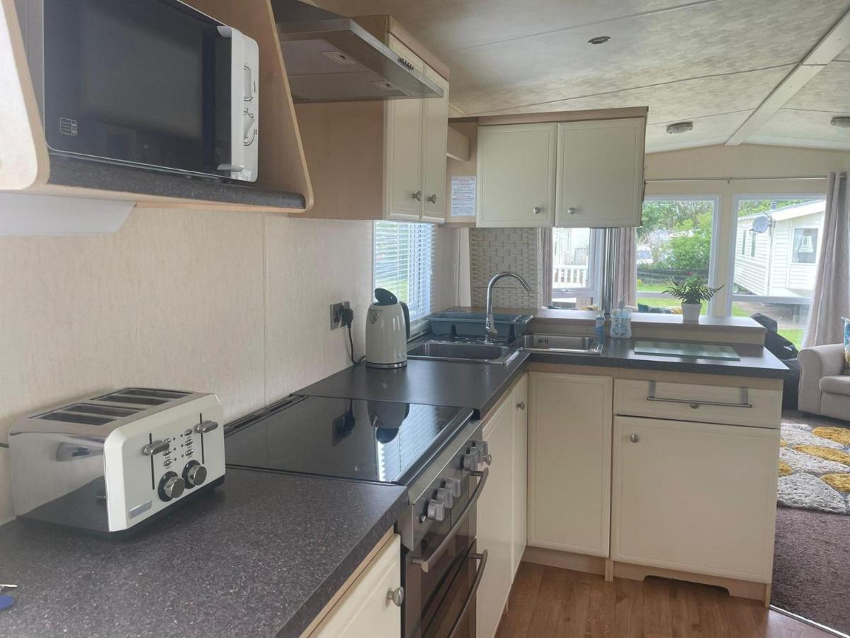Remarkable 2-Bed Villa Caravan In Driffield Skipsea Exteriör bild